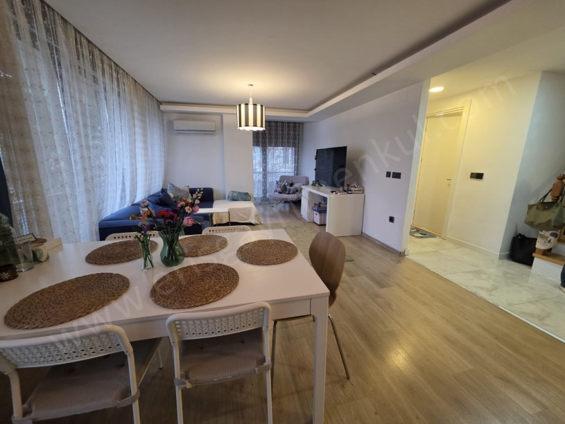 ACIBADEMİN MERKEZİ KONUMUNDA TERASLI DUBLEKS 2+1 ÇİFT BANYOLU