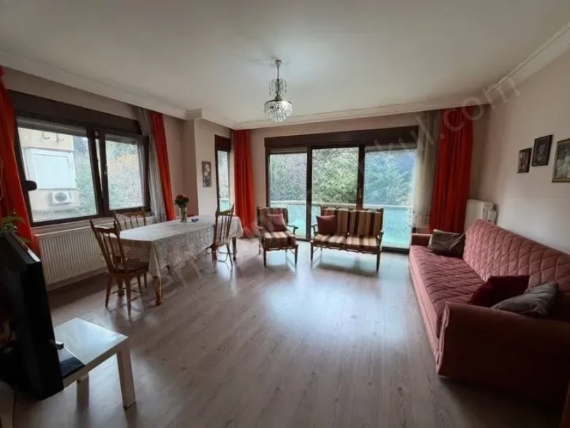 İSTANBUL KADIKÖY SATILIK 3+1 SAHRAYICEDİT METRO YANI 11 YAŞ ARAKAT BALKON OTOPARK