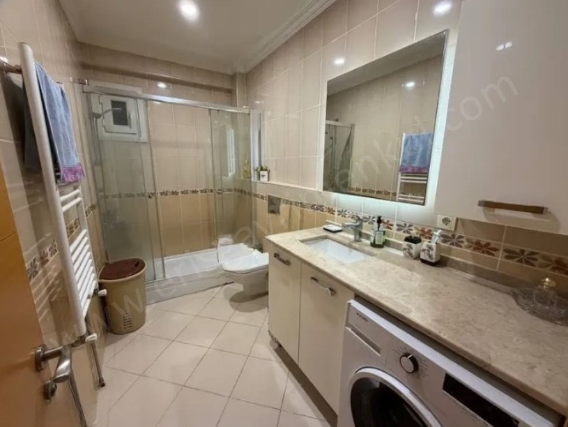 İSTANBUL KADIKÖY SATILIK 3+1 SAHRAYICEDİT METRO YANI 11 YAŞ ARAKAT BALKON OTOPARK