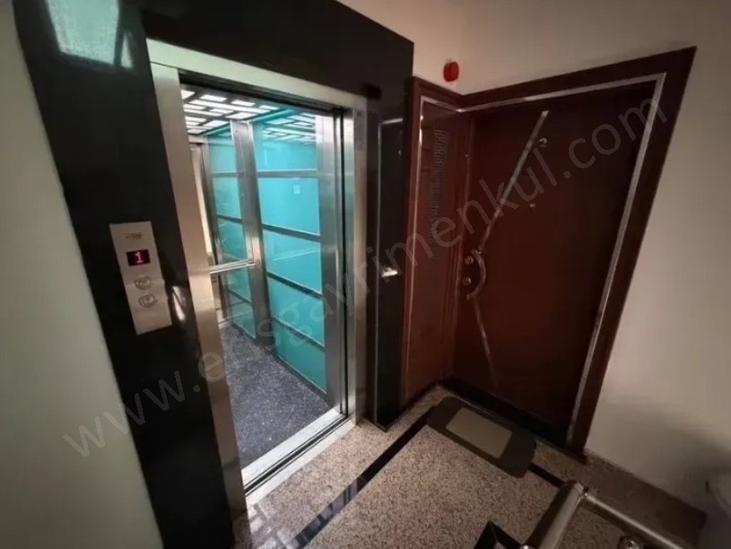 İSTANBUL KADIKÖY SATILIK 3+1 SAHRAYICEDİT METRO YANI 11 YAŞ ARAKAT BALKON OTOPARK