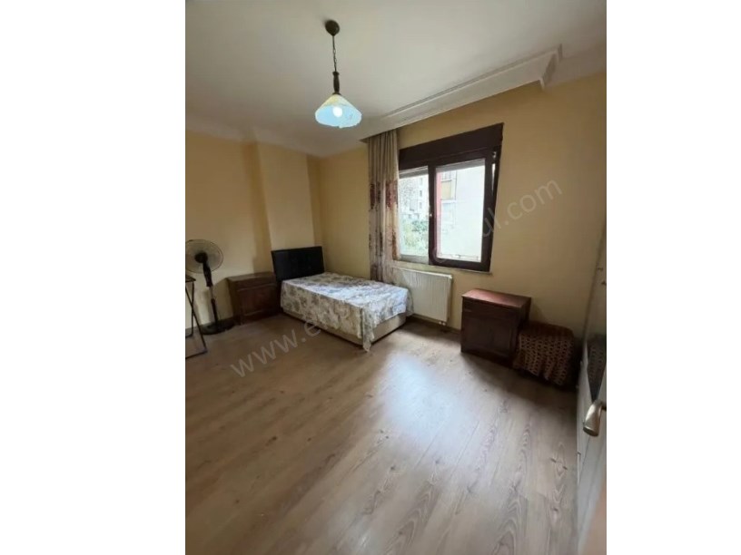 İSTANBUL KADIKÖY SATILIK 3+1 SAHRAYICEDİT METRO YANI 11 YAŞ ARAKAT BALKON OTOPARK