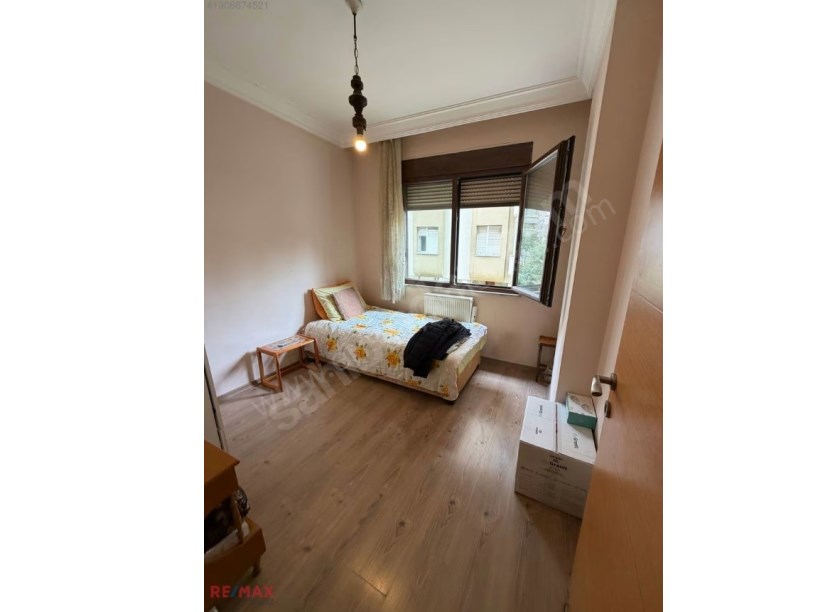 İSTANBUL KADIKÖY SATILIK 3+1 SAHRAYICEDİT METRO YANI 11 YAŞ ARAKAT BALKON OTOPARK