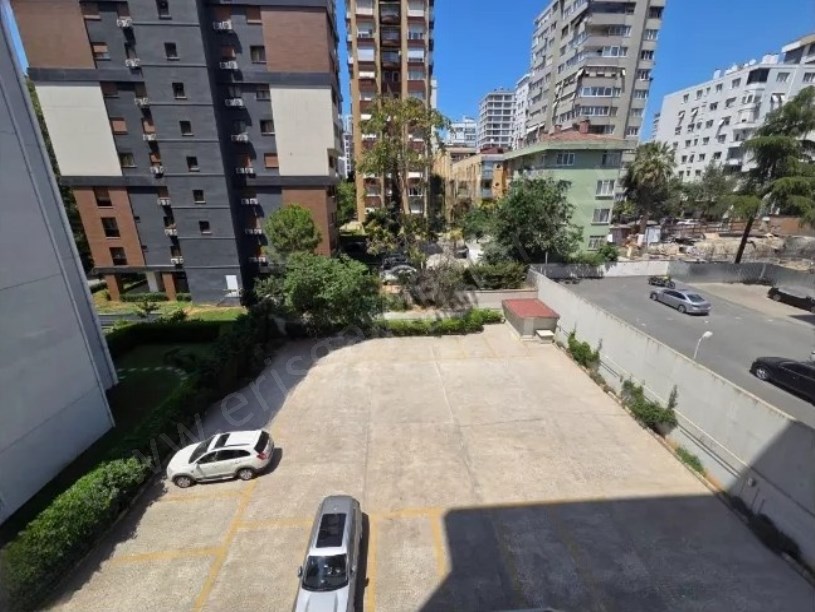 İSTANBUL KADIKÖY Caddebostan Bağdat Caddesine 8.Binada Satılık Daire