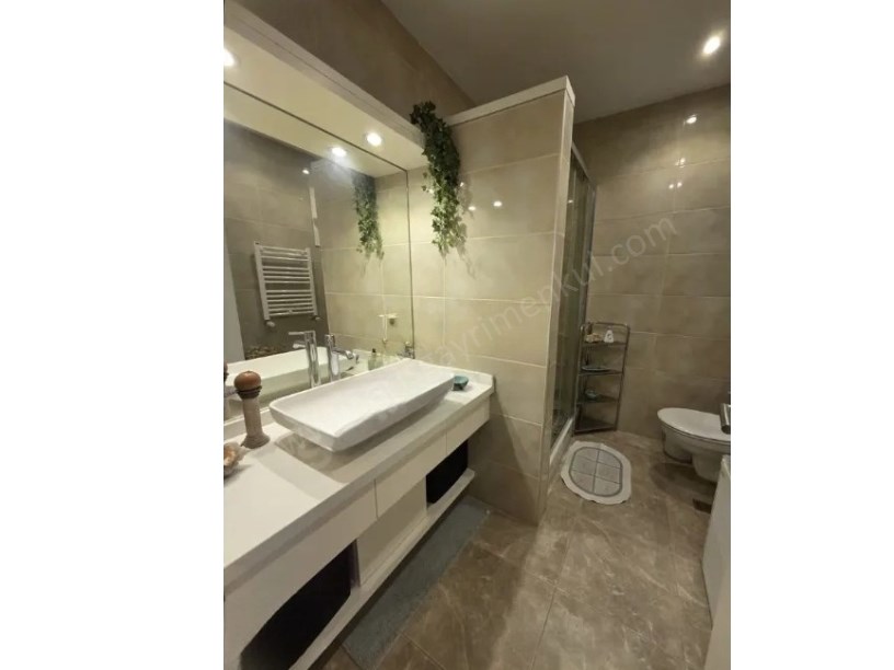 İSTANBUL KADIKÖY Caddebostan Bağdat Caddesine 8.Binada Satılık Daire
