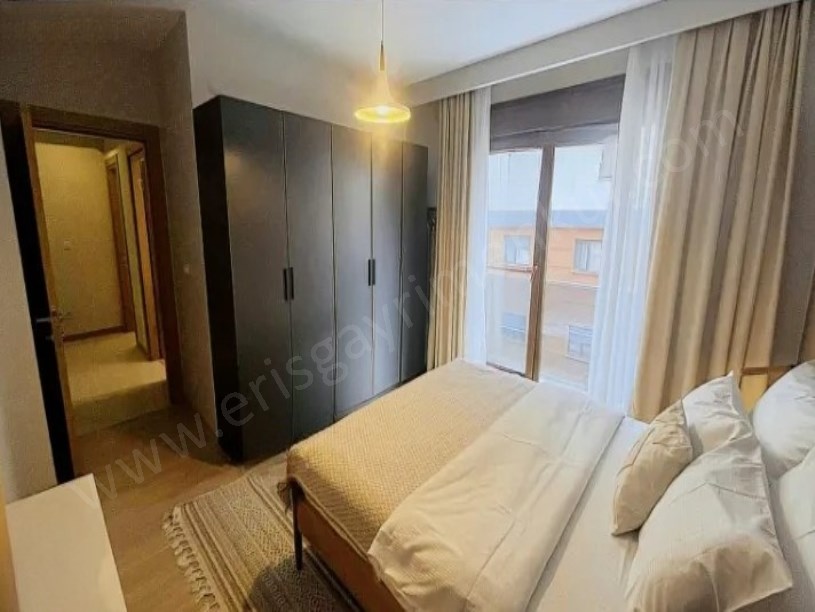 İSTANBUL KADIKÖY SAHRAYI CEDİTDE SATILIK ARA KAT 3+1 DAİRE