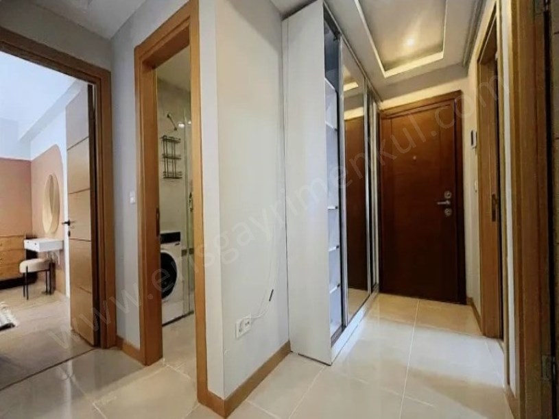 İSTANBUL KADIKÖY SAHRAYI CEDİTDE SATILIK ARA KAT 3+1 DAİRE