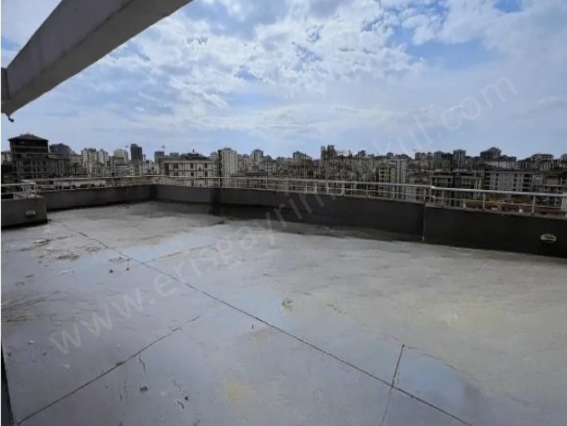 İSTANBUL KADIKÖY SAHRAYI CEDİTDE SATILIK ARA KAT 3+1 DAİRE