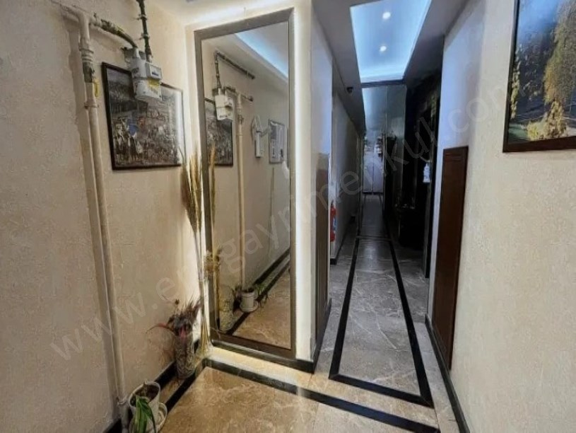 İSTANBUL KADIKÖY SAHRAYI CEDİTDE SATILIK ARA KAT 3+1 DAİRE