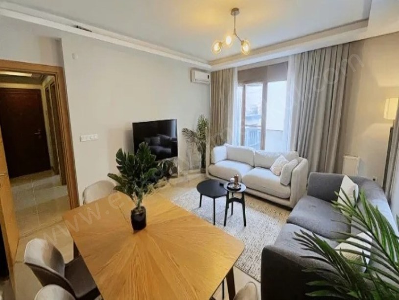İSTANBUL KADIKÖY SAHRAYI CEDİTDE SATILIK ARA KAT 3+1 DAİRE