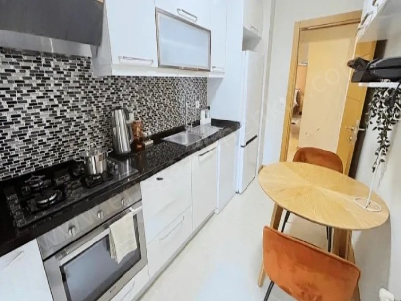 İSTANBUL KADIKÖY SAHRAYI CEDİTDE SATILIK ARA KAT 3+1 DAİRE