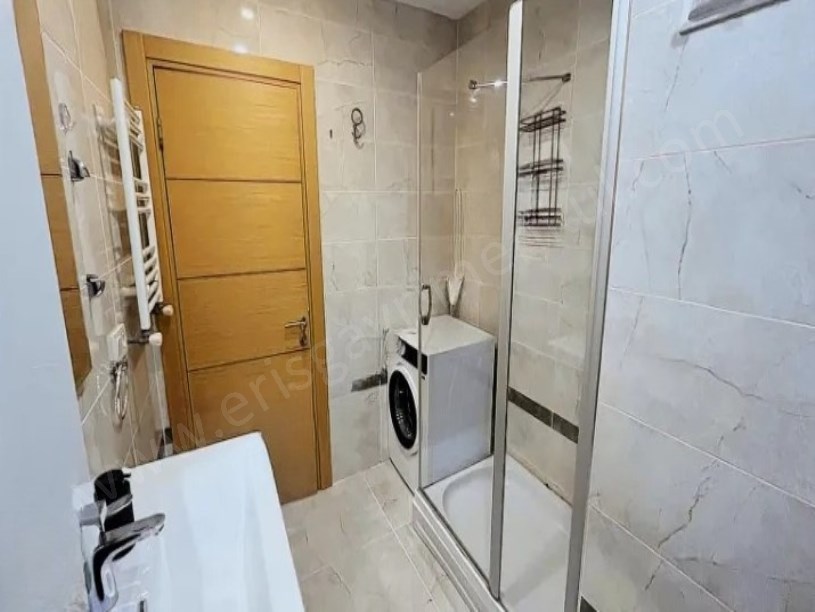 İSTANBUL KADIKÖY SAHRAYI CEDİTDE SATILIK ARA KAT 3+1 DAİRE
