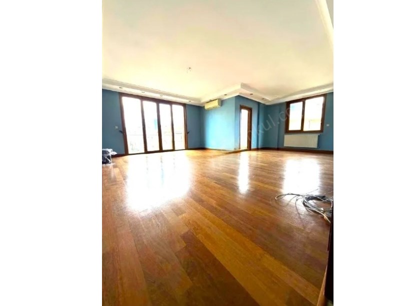 KOZYATAĞI PRESTİLİ HAVUZLU SİTEDE 4+1 EMSALSİZ FIRSAT DAİRE