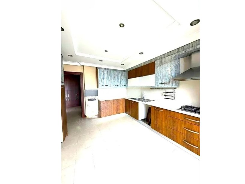 KOZYATAĞI PRESTİLİ HAVUZLU SİTEDE 4+1 EMSALSİZ FIRSAT DAİRE