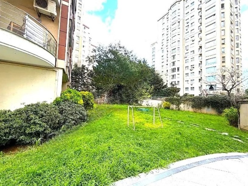 KOZYATAĞI PRESTİLİ HAVUZLU SİTEDE 4+1 EMSALSİZ FIRSAT DAİRE