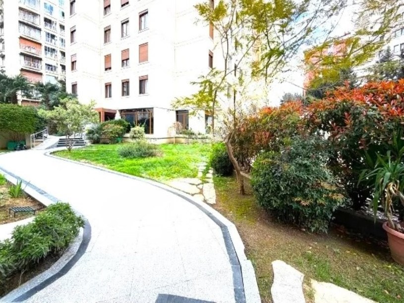 KOZYATAĞI PRESTİLİ HAVUZLU SİTEDE 4+1 EMSALSİZ FIRSAT DAİRE