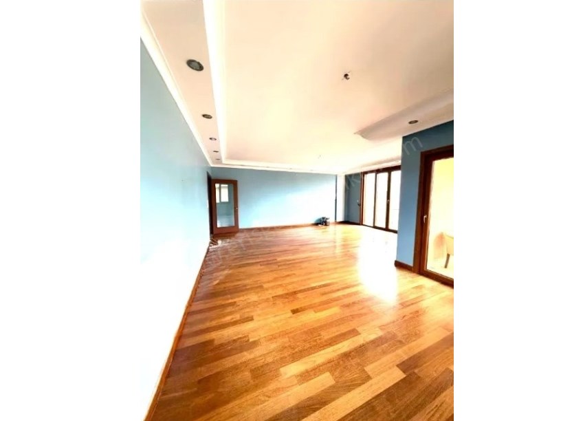 KOZYATAĞI PRESTİLİ HAVUZLU SİTEDE 4+1 EMSALSİZ FIRSAT DAİRE