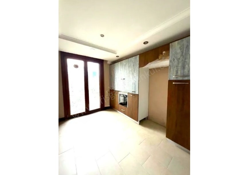 KOZYATAĞI PRESTİLİ HAVUZLU SİTEDE 4+1 EMSALSİZ FIRSAT DAİRE