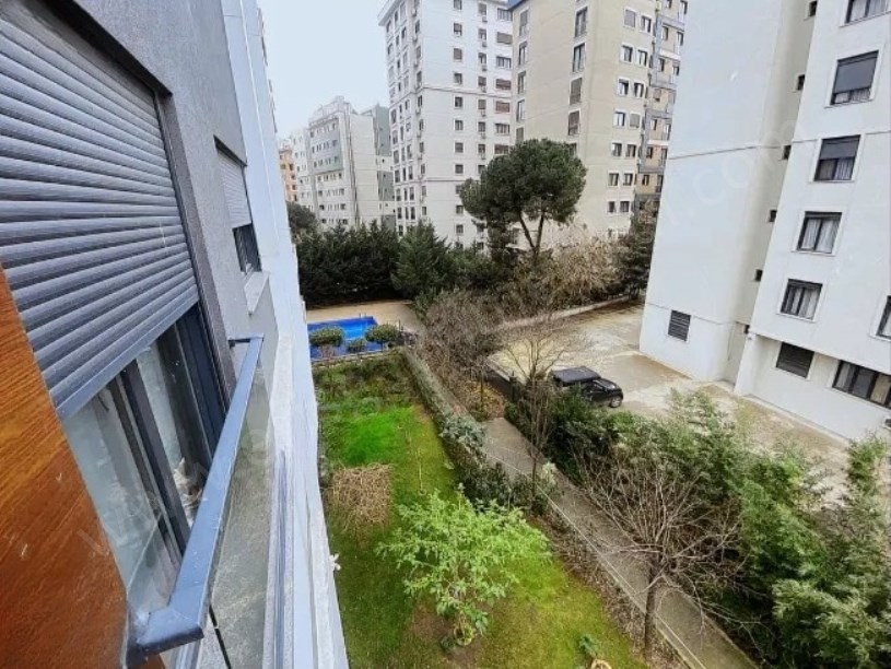  KOZYATAĞINDA HAVUZLU BALKONLU PRESTİJLİ  3+1 SATILIK FIRSAT DAİRE 