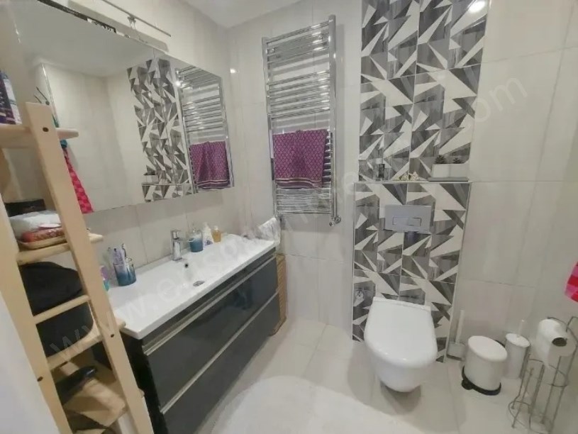 19 MAYIS MAH. DE KOZZY AVM YAKINI ISI PAY ÖLÇERLİ 125 M2 3+1 DAİRE