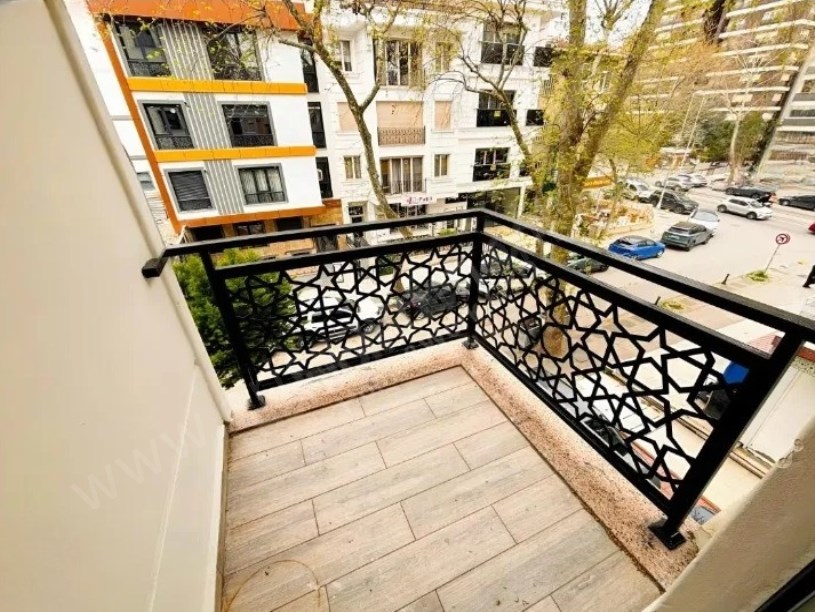 İSTANBUL KADIKÖY SUADİYEDE SATILIK 6 YILLIK İSKANLI BALKONLU TAŞINMAYA HAZIR 2+1