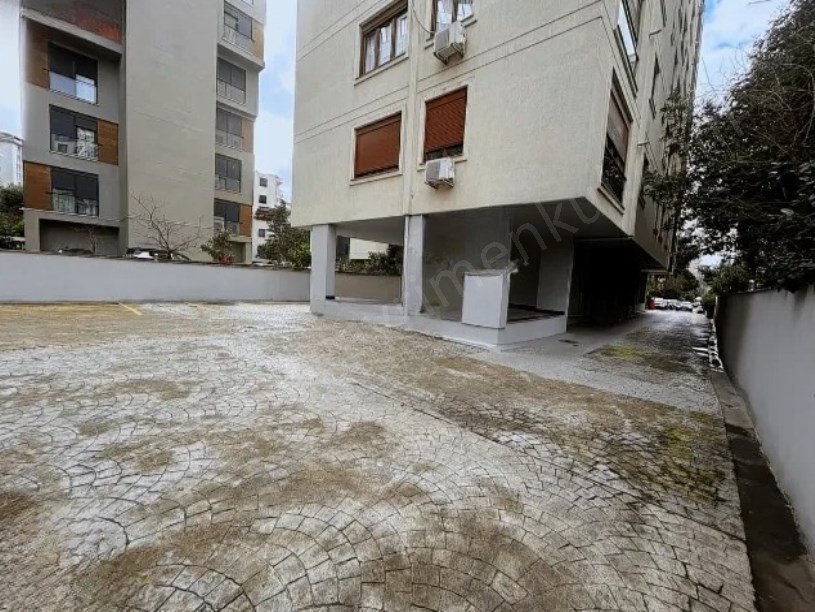 İSTANBUL KADIKÖY Suadiye  Caddeye Yürüyerek 10 Dk, Satılık 3+1