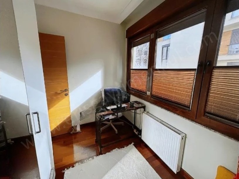 İSTANBUL KADIKÖY Suadiye  Caddeye Yürüyerek 10 Dk, Satılık 3+1