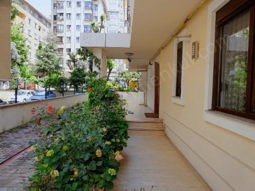 İSTANBUL KADIKÖY ZİRVEDEN BOSTANCIDA METROYA YAKIN 2+1 85 M2 NET SATILIK DAİRE