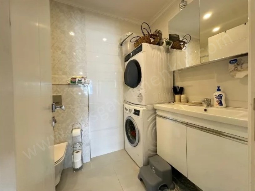 İSTANBUL KADIKÖY SUADİYE  MARMARAYA 2ADIM 3YILLIK 135M2 BALKONLU LÜX