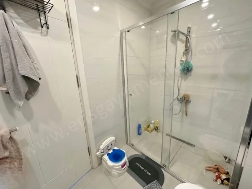 İSTANBUL KADIKÖY SUADİYE  MARMARAYA 2ADIM 3YILLIK 135M2 BALKONLU LÜX