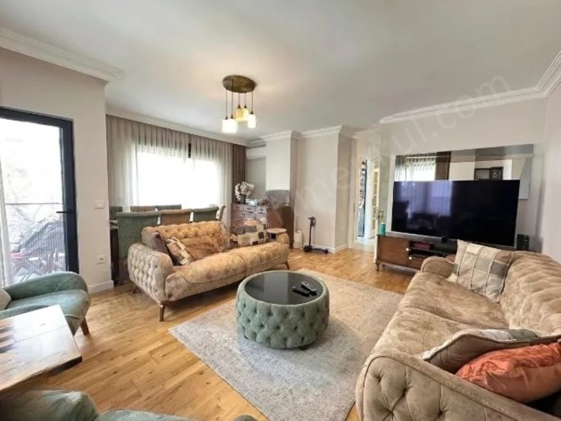 İSTANBUL KADIKÖY SUADİYE  MARMARAYA 2ADIM 3YILLIK 135M2 BALKONLU LÜX