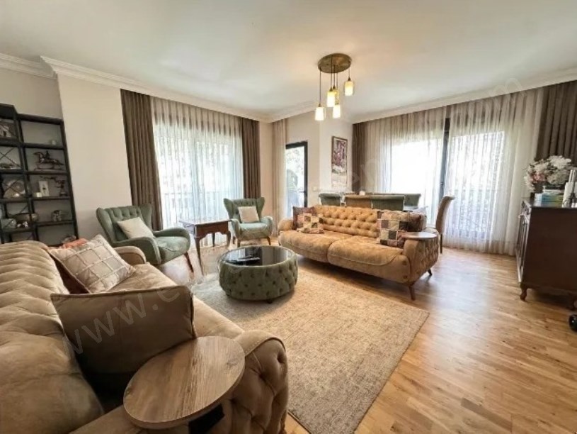 İSTANBUL KADIKÖY SUADİYE  MARMARAYA 2ADIM 3YILLIK 135M2 BALKONLU LÜX
