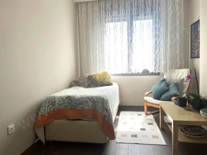 İSTANBUL KADIKÖY 2 YAŞINDA BİNADA GÜVENLİKLİ, OYUN PARKLI 3+1