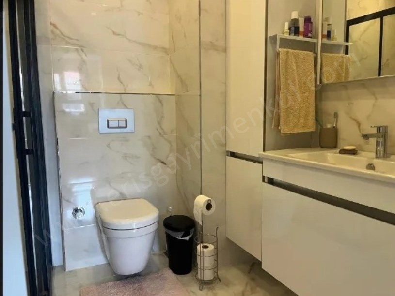 İSTANBUL KADIKÖY 2 YAŞINDA BİNADA GÜVENLİKLİ, OYUN PARKLI 3+1