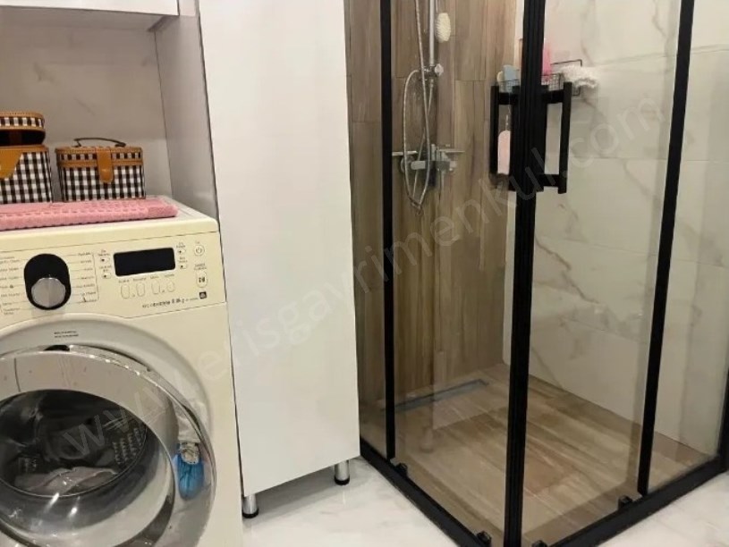 İSTANBUL KADIKÖY 2 YAŞINDA BİNADA GÜVENLİKLİ, OYUN PARKLI 3+1
