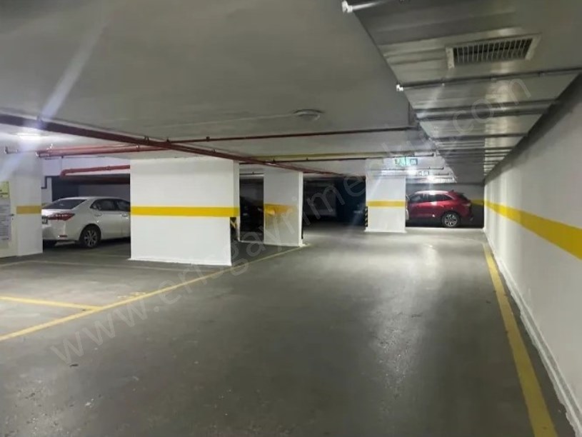 İSTANBUL KADIKÖY 2 YAŞINDA BİNADA GÜVENLİKLİ, OYUN PARKLI 3+1