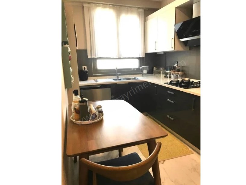 İSTANBUL KADIKÖY 2 YAŞINDA BİNADA GÜVENLİKLİ, OYUN PARKLI 3+1