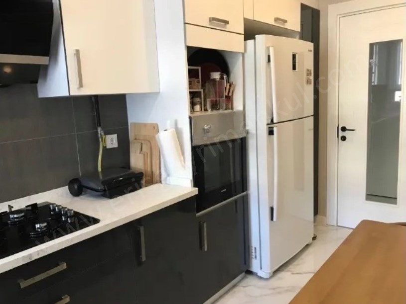 İSTANBUL KADIKÖY 2 YAŞINDA BİNADA GÜVENLİKLİ, OYUN PARKLI 3+1