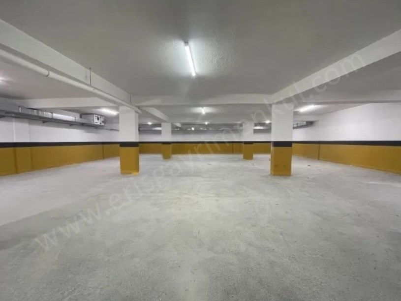 İSTANBUL KADIKÖY CADDEYE YAKIN 3+1 BOŞ DAİRE, TAPU MASRAFI YOKTUR!