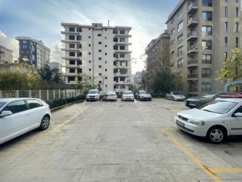 İSTANBUL KADIKÖY CADDEYE YAKIN 3+1 BOŞ DAİRE, TAPU MASRAFI YOKTUR!