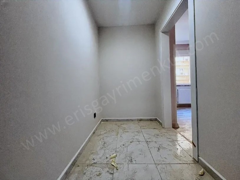 BOSTANCI MERKEZDE SIFIR AÇIK KAPALI OTOPARKLI BALKON EBEVEYN BANYO 115 M2 3+1 DAİRE