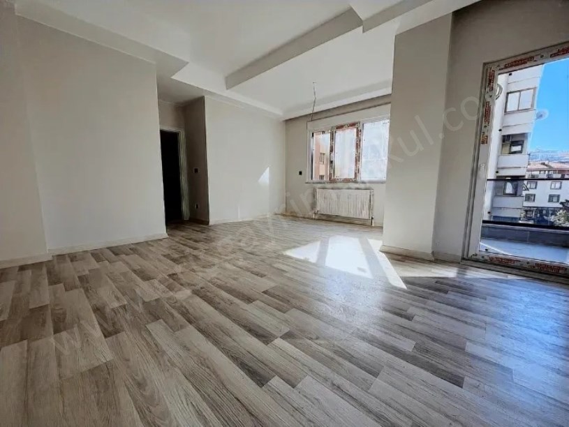 BOSTANCI MERKEZDE SIFIR AÇIK KAPALI OTOPARKLI BALKON EBEVEYN BANYO 115 M2 3+1 DAİRE