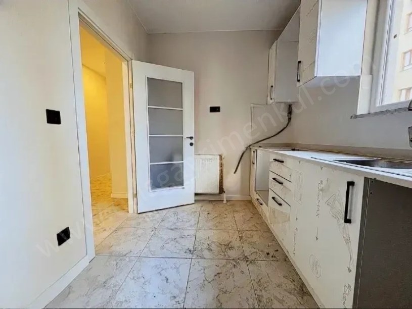 BOSTANCI MERKEZDE SIFIR AÇIK KAPALI OTOPARKLI BALKON EBEVEYN BANYO 115 M2 3+1 DAİRE