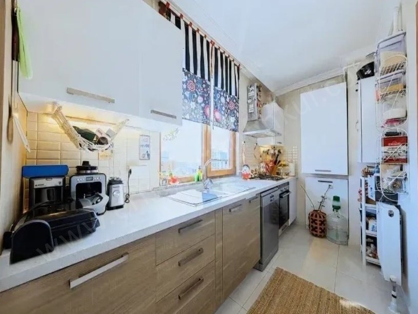 İSTANBUL KADIKÖY KOZYATAĞI MUHTEŞEM KONUM BUTİK BİNA SATILIK 2+1 DAİRE