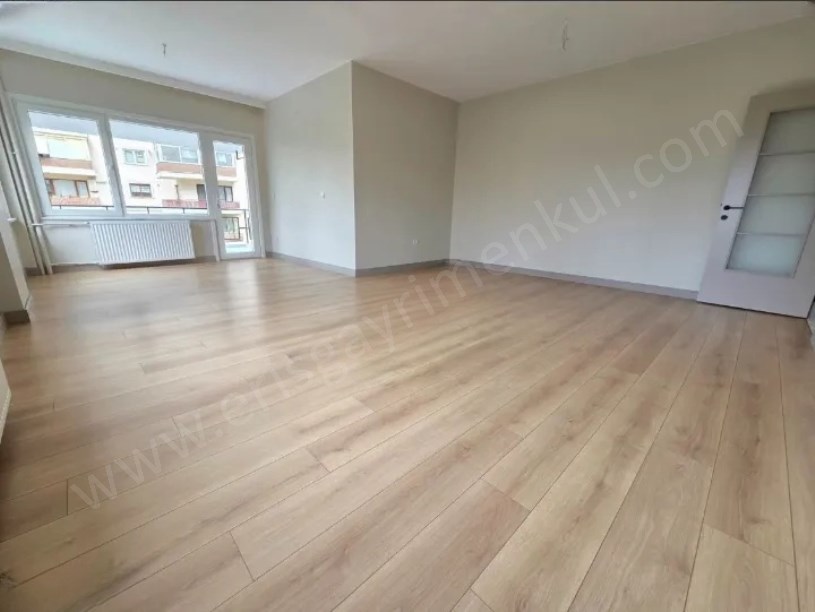İSTANBUL KADIKÖY Bostancıda Mimari Dekorasyonlu 100 m² Net 3+1