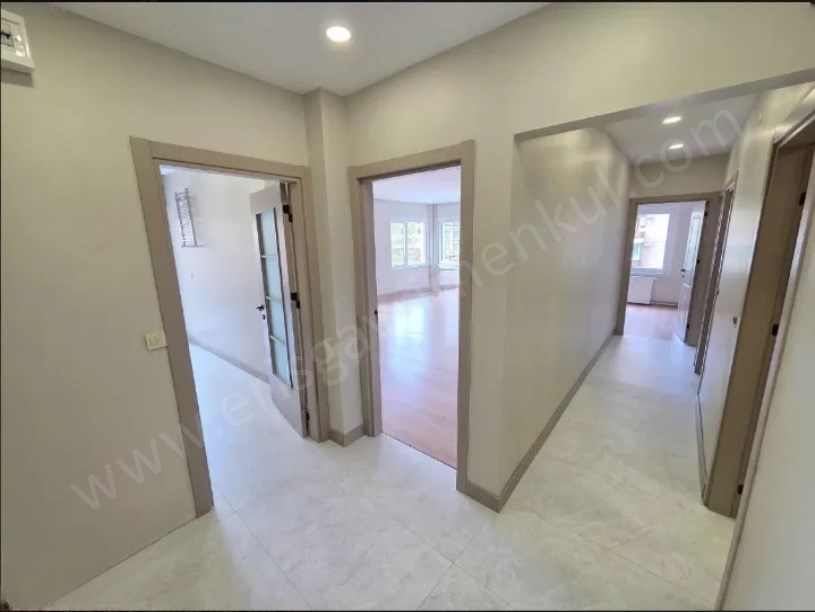 İSTANBUL KADIKÖY Bostancıda Mimari Dekorasyonlu 100 m² Net 3+1