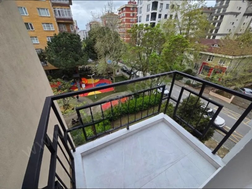 İSTANBUL KADIKÖY Bostancıda Mimari Dekorasyonlu 100 m² Net 3+1