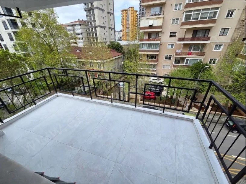 İSTANBUL KADIKÖY Bostancıda Mimari Dekorasyonlu 100 m² Net 3+1
