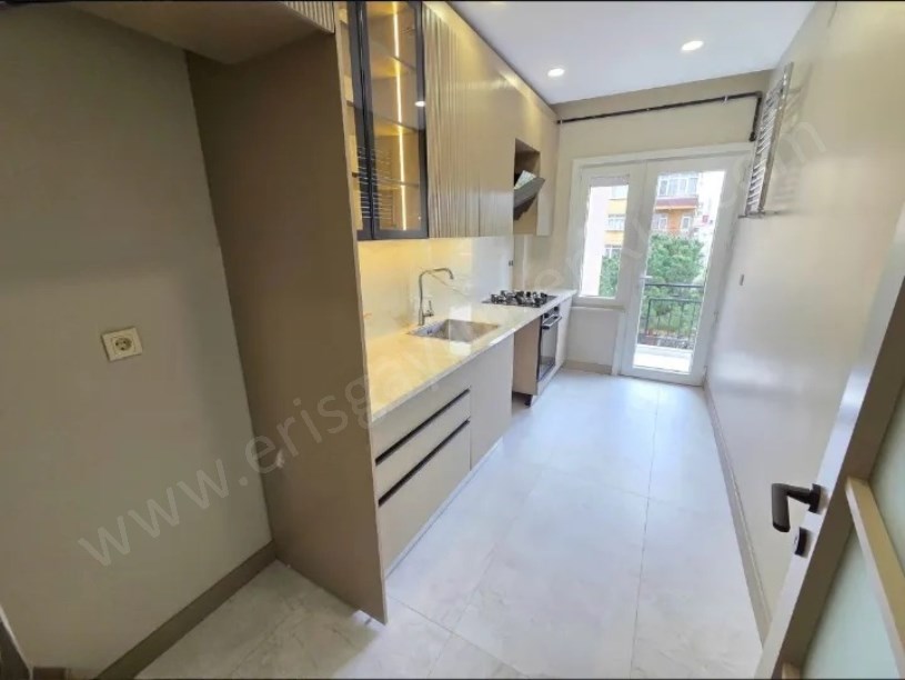İSTANBUL KADIKÖY Bostancıda Mimari Dekorasyonlu 100 m² Net 3+1