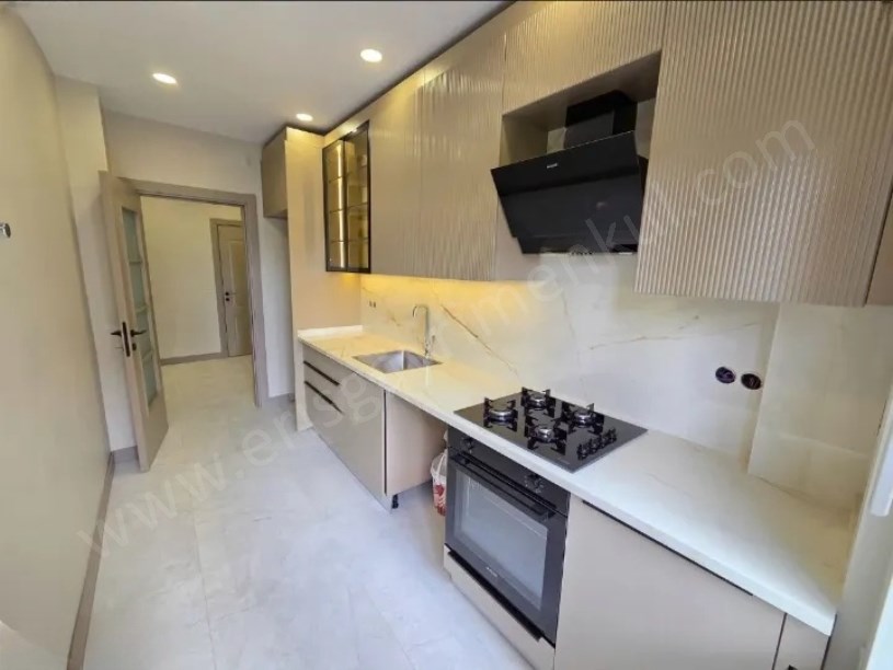 İSTANBUL KADIKÖY Bostancıda Mimari Dekorasyonlu 100 m² Net 3+1
