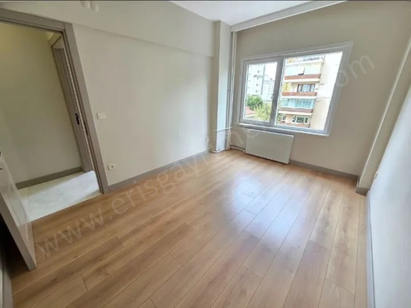 İSTANBUL KADIKÖY Bostancıda Mimari Dekorasyonlu 100 m² Net 3+1